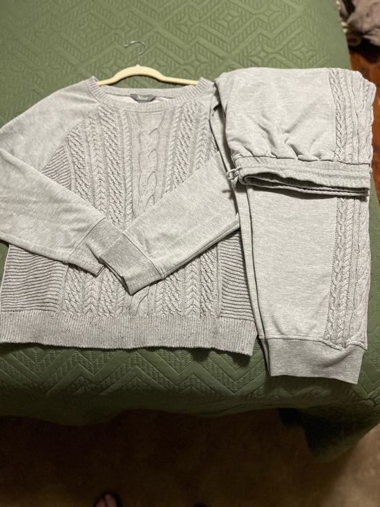 Other - Cozy Cable-Knit Crewneck Sweater Set - Light Gray